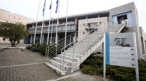 Κοροναϊος στη Θεσσαλονίκη: Απολυμαίνουν το δημαρχείο - Το επισκέφτηκε η 38χρονη