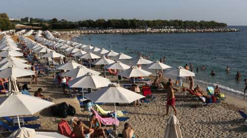 Αποκαλυπτική έρευνα από το ΠΑΜΑΚ: Οι μισοί Έλληνες θα πάνε διακοπές, γιατί λένε όχι οι υπόλοιποι