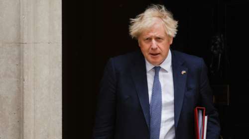 Βρετανία: Βουλευτής της κυβέρνησης Τζόνσον παραιτήθηκε επειδή... ήπιε πάρα πολύ