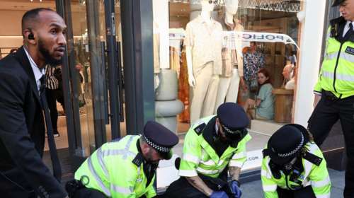 Πανζουρλισμός στην Όξφορντ στριτ: Πλήθος κόσμου συγκεντρώθηκε έξω από κατάστημα μετά από κάλεσμα για λεηλασία - Εννέα συλλήψεις