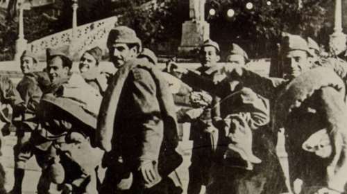 28 Οκτωβρίου 1940: Οταν όλοι ξεκίνησαν με το &quot;χαμόγελο στα χείλη&quot; για το μέτωπο [Εικόνες - βίντεο]