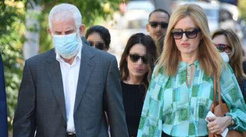 Πέτρος Φιλιππίδης: Πρώτη δημόσια εμφάνιση μετά την καταδίκη- Πήγε θέατρο να δει τον γιο του αλλά έφυγε πριν ξεκινήσει