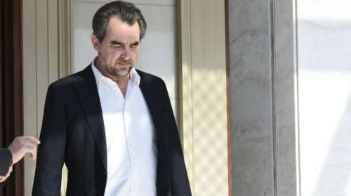 Στη Σύμη ο Νικόλαος: Το φιλανθρωπικό έργο και οι φωτογραφίες από το νησί - &quot;Είναι πάρα πολύ απλός άνθρωπος&quot;