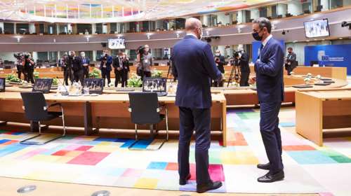 Σύνοδος Κορυφής: Εμμένει στις θέσεις της η Ελλάδα - Σκληρές κόντρες και &quot;απειλές&quot; για βέτο