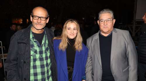 Μποφίλιου - Νταλάρας: Γέλια και φωτογραφίες με τον Δημήτρη Κουτσούμπα στη συναυλία των καλλιτεχνών [εικόνες]