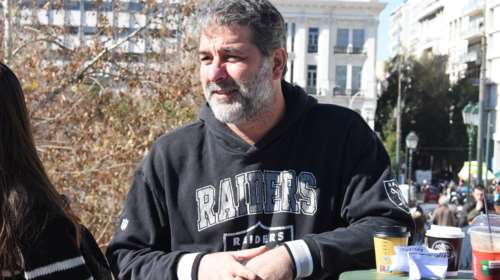 Στο Βερολίνο ο Βασίλης Μπισμπίκης - Βρέθηκε στο πλευρό της αγαπημένης του ομάδας [εικόνες]