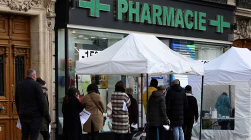 Μαύρο ρεκόρ στη Γαλλία: Πάνω από 368.000 κρούσματα σε μόλις μία μέρα