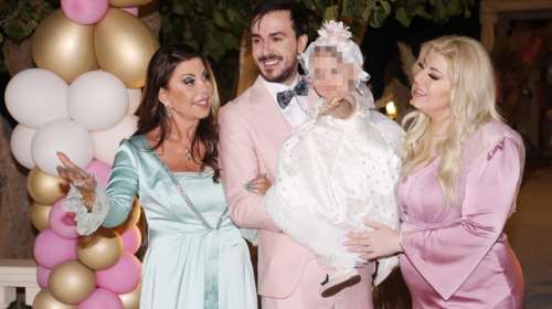 Άντζελα Δημητρίου: Ευτυχισμένη γιαγιά στη βάπτιση της εγγονής της - Οι οικογενειακές φωτογραφίες