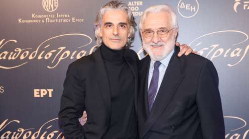 Ο Σμαραγδής απαντά στα αρνητικά σχόλια για τον "Καποδίστρια": "Αυτοί χάνουν - Ο κόσμος στο τέλος χειροκροτεί και δακρύζει"