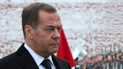 Απάντηση Μεντβέντεφ στο τελεσίγραφο Τραμπ: "Η Ρωσία δεν είναι Ισραήλ ή Ιράν"