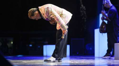 Γιώργος Μαζωνάκης: Επέστρεψε στη σκηνή και αποθεώθηκε - Η εμφάνιση με τον Φοίβο Δεληβοριά που έγινε sold out σε 3 ώρες