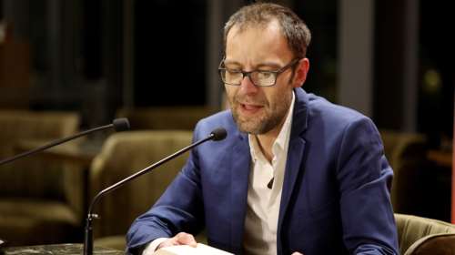 Συγκινεί ο Αύγουστος Κορτώ για τα 20 χρόνια χωρίς τη μητέρα του - &quot;Πήρες το πλοίο χωρίς γυρισμό&quot;