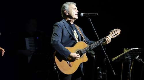 Η εξομολόγηση του Γιώργου Νταλάρα για τον αδερφό του που τον έστειλαν σε ορφανοτροφείο: "Όταν έφυγε, έφυγε η ζωή μου"