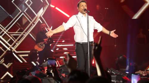 Νίκος Βέρτης: Εσπευσμένα στο νοσοκομείο ο τραγουδιστής - Ακυρώνονται οι εμφανίσεις του για το Σαββατοκύριακο