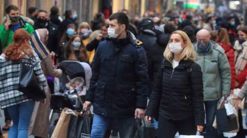 Νέο &quot;καμπανάκι&quot; ΠΟΥ στην ΕΕ: &quot;Ψευδής αίσθηση ασφάλειας&quot; -  Μάσκα, αποστάσεις και εμβόλιο τα &quot;κλειδιά&quot; για τον κορονοϊό