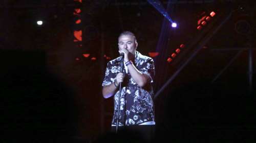 Η όλο νόημα αφιέρωση του Ρέμου σε συναυλία του: &quot;Σε όλους αυτούς που έχουν μεγάλα στόματα και λένε μεγάλα ψέματα&quot; [βίντεο]