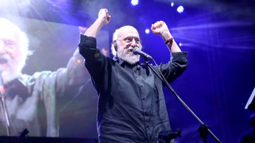 Διονύσης Σαββόπουλος: Η τραγική ειρωνεία πίσω από την ημέρα θανάτου του σπουδαίου τραγουδοποιού