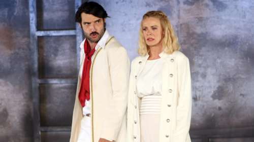 Άγριες Μέλισσες: Φινάλε με τη Ζέτα Μακρυπούλια σε ρόλο-έκπληξη