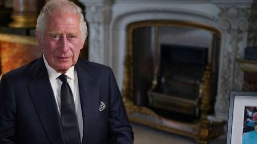 Βασιλιάς Κάρολος Γ&#39;: &quot;Θα σας υπηρετήσω με την ίδια πίστη, αγάπη και αφοσίωση&quot; - Το πρώτο διάγγελμα στους Βρετανούς [Βίντεο]