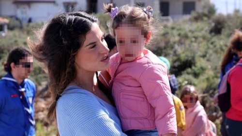 &quot;Είμαι +10 κιλά&quot;: Η επανεμφάνιση της Χριστίνας Μπόμπα και η αποκάλυψη για το βάρος που πήρε [Εικόνα]