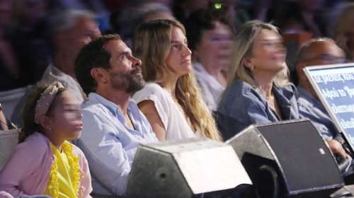 Χρυσή Βαρδινογιάννη: Η σπάνια βραδινή εμφάνιση με ασημί παντελόνα και δερμάτινα σανδάλια