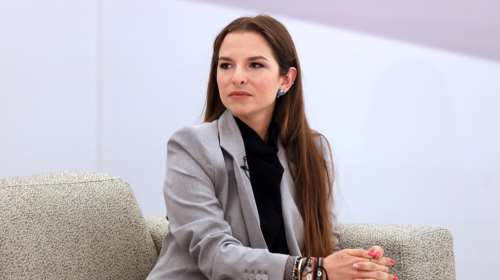 Η Εριέττα Κούρκουλου Λάτση με κατάξανθα μαλλιά σε ηλικία 15 ετών: Οι σπάνιες φωτογραφίες από την εφηβεία της και η απίστευτη ομοιότητα με τη μητέρα της, Μαριάννα Λάτση