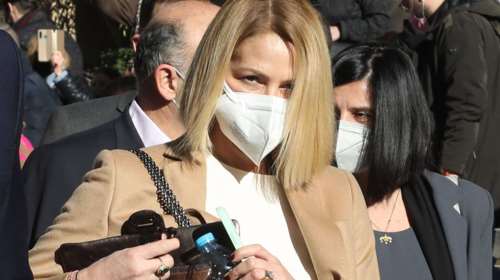 Τζένη Μπαλατσινού: Ο αλάνθαστος συνδυασμός της 51χρονης - Το look με τις κρεμ αποχρώσεις