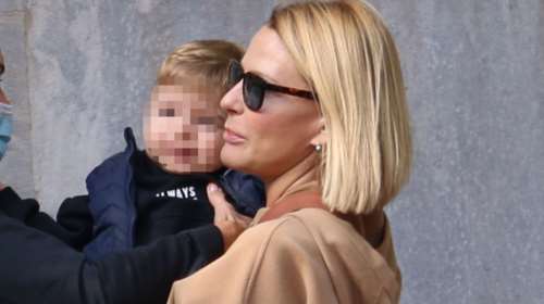 Τζένη Μπαλατσινού: Μας δείχνει το δωμάτιο του Παναγιώτη Κικίλια και το αγαπημένο του βιβλίο