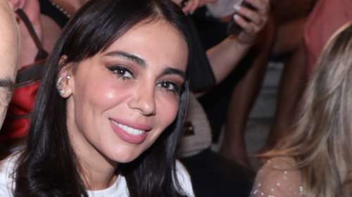 Ολυμπία Χοψονίδου: Με casual look στο κέντρο της Αθήνας - Φόρεσε τα πιο hot αρβυλάκια