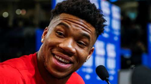 Γιάννης Αντετοκούνμπο: Μάς δείχνει για πρώτη φορά το πρόσωπο του γιου του