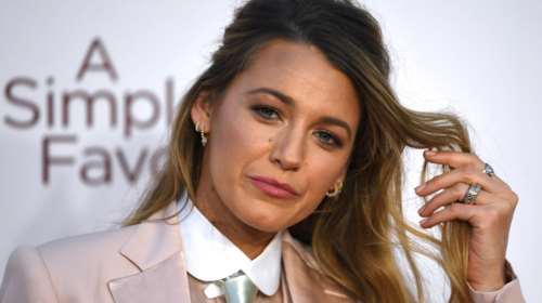 Blake Lively: Η φωτογραφία με το photoshop στα πόδια της που έγινε viral