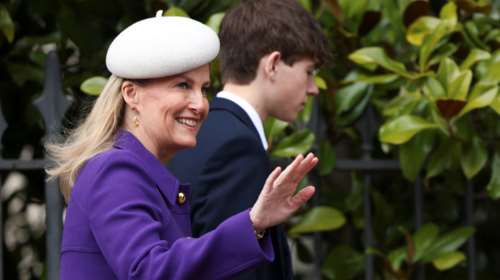 Η δούκισσα φορούσε Prada: Η Σόφι του Εδιμβούργου &quot;αντικατέστησε&quot; την Κέιτ Μίντλετον με μια κομψή και στιλάτη εμφάνιση