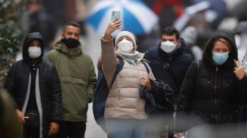 Γαλλία: Τέλος οι όρθιοι σε μπαρ και εστιατόρια - Όχι σε απαγόρευση κυκλοφορίας την Παραμονή Πρωτοχρονιάς