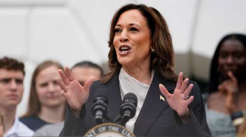 Διθύραμβοι της Κάμαλα Χάρις στον Μπάιντεν στην πρώτη της ομιλία - Δεν είπε κουβέντα για την υποψηφιότητά της