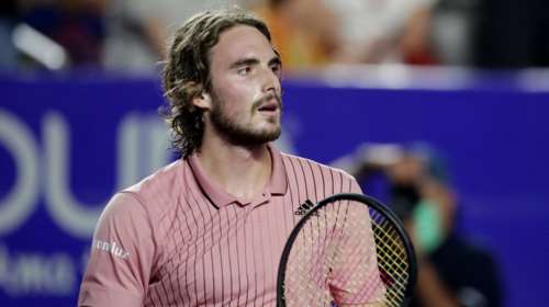 Ξανά... μέσα στα νεύρα ο Τσιτσιπάς: Πέταξε το μπαλάκι με δύναμη στους γονείς του [βίντεο]