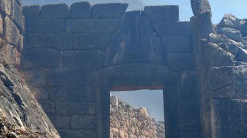 Φωτιά στις Μυκήνες: Σε ύφεση το μέτωπο που καίει στους λόφους Προφήτη Ηλία και Σάρας - &quot;Αλώβητες&quot; οι αρχαιότητες