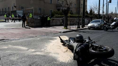 Τροχαίο στη Βουλή: Συγκλονίζει η μητέρα του άτυχου 23χρονου οδηγού - &quot;Αύριο δωρίζουμε τα όργανά του&quot;