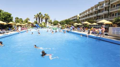 Ρόδος: Στο εδώλιο 5 άτομα για τον πνιγμό δύο παιδιών από την Γαλλία σε πισίνα ξενοδοχείου