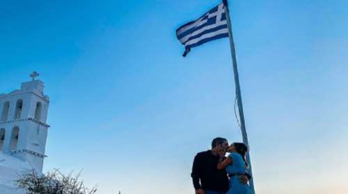 25η Μαρτίου:  Celebrities &quot;έντυσαν&quot; στα γαλανόλευκα τα social media -  H συγκινητική ανάρτηση της Εριέττας Κούρκουλου [Εικόνες]