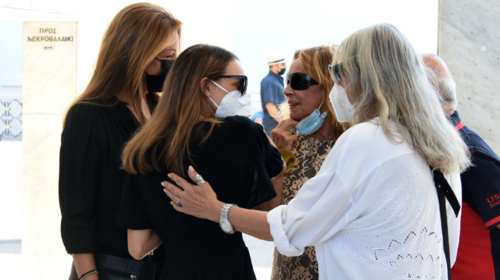 Τόλης Βοσκόπουλος: Πάντα... ανεπανάληπτος - Συγγενείς και φίλοι έδωσαν το &quot;παρών&quot; στο μνημόσυνο