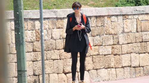 Σοκάρουν οι καταγγελίες Παπαχαραλάμπους: Κατέβαζε το παντελόνι και ουρούσε επιδεικτικά στον νιπτήρα του καμαρινιού μου