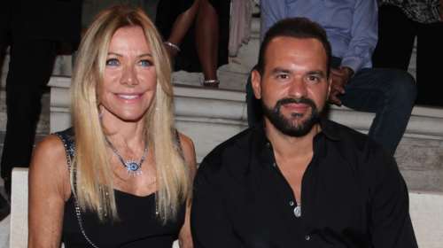 Μαριάννα Λάτση: Λαμπερή με jumpsuit με κεντήματα στο Ηρώδειο - Τα κοσμήματα που συνδύασε με το ρούχο της