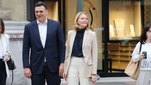 Τζένη Μπαλατσινού: Οικογενειακή απόδραση για την 28η Οκτωβρίου - Η βόλτα με τον γιο της [εικόνες]