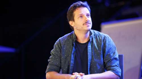 Δημήτρης Μακαλιάς: Του έσπασαν το αυτοκίνητο - &quot;Να&#39;ναι καλά το παιδί&quot; [βίντεο]