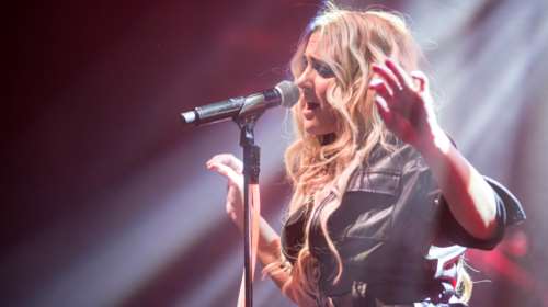 Νατάσα Μποφίλιου: Το... παραμύθι της θρησκείας δεν με αγγίζει