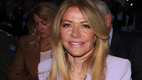 Μαριάννα Λάτση: Η casual εμφάνιση με ιδιαίτερο τζάκετ και κολάν στο θέατρο Παλλάς