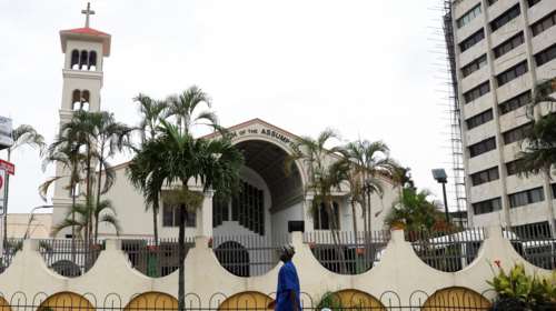 Χριστιανοί και μουσουλμάνοι της Νιγηρίας ανησυχούν για τις απειλές Τραμπ να επιτεθεί στη χώρα