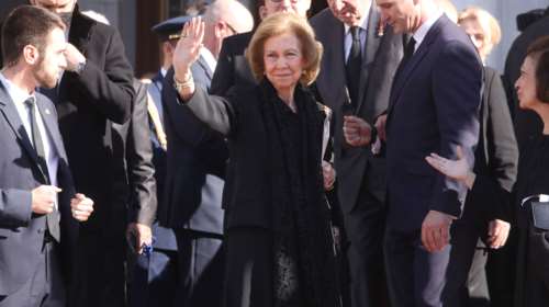 Η ατσάλινη βασίλισσα Σοφία: Στα 85 της νοσηλεύεται για πρώτη φορά - Πάντα δραστήρια με full πρόγραμμα και κομψές εμφανίσεις