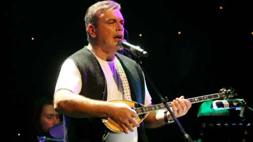 &quot;Όχι, βρε αγόρι μου&quot;: Το συγκινητικό &quot;αντίο&quot; της Χαρούλας Αλεξίου στον Μανώλη Λιδάκη [εικόνα]