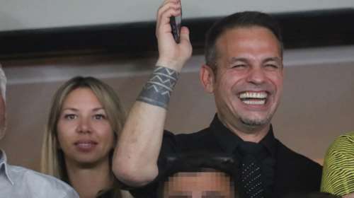 Ντέμης Νικολαΐδης: Έντονα ενοχλημένος με δημοσίευμα περί εγκυμοσύνης της συντρόφου του, Αλεξάνδρας